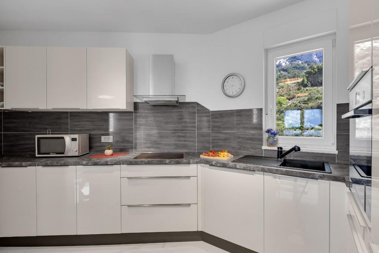Apartment Navis, Sea View Makarska Buitenkant foto