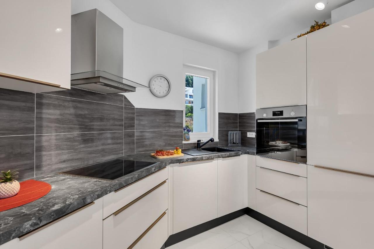 Apartment Navis, Sea View Makarska Buitenkant foto