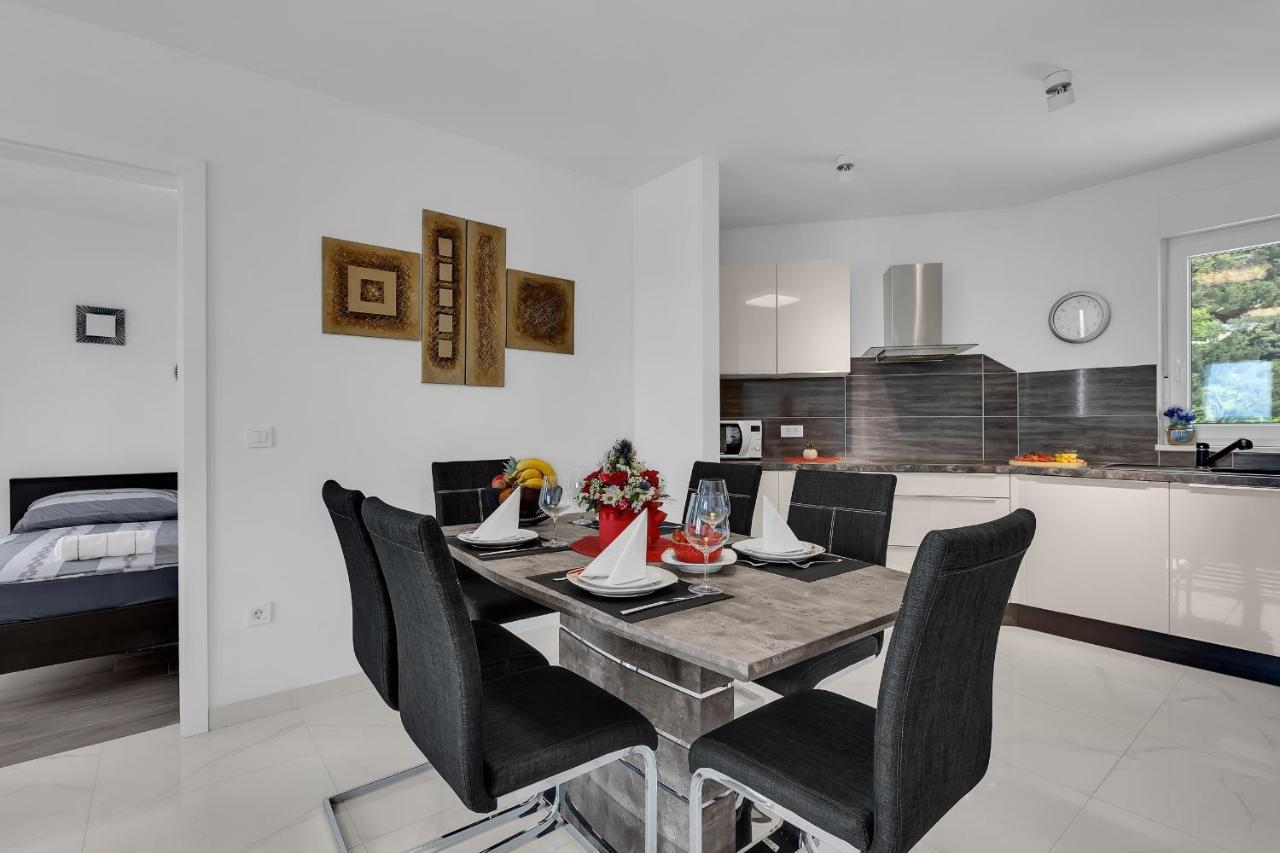 Apartment Navis, Sea View Makarska Buitenkant foto