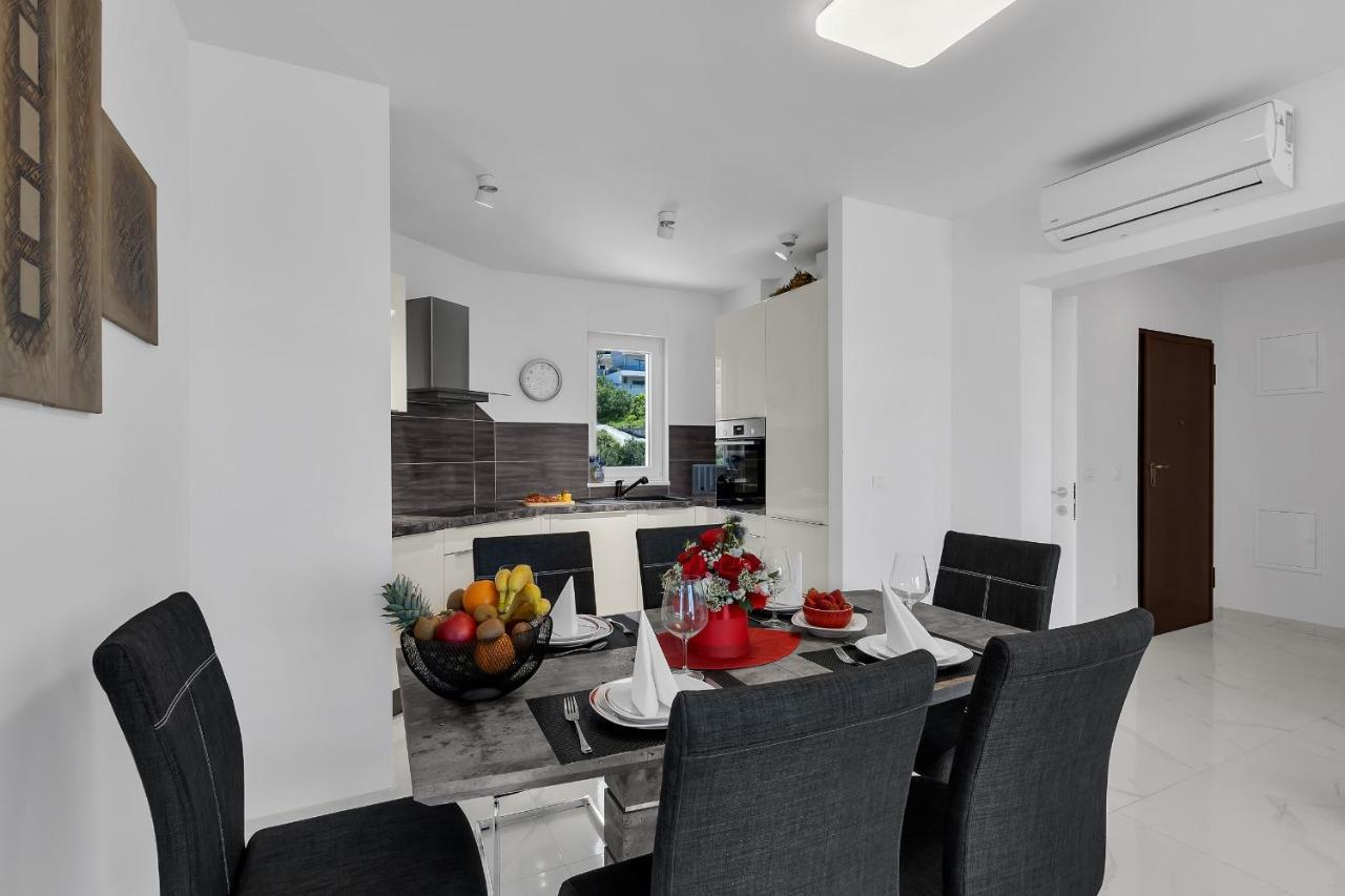 Apartment Navis, Sea View Makarska Buitenkant foto