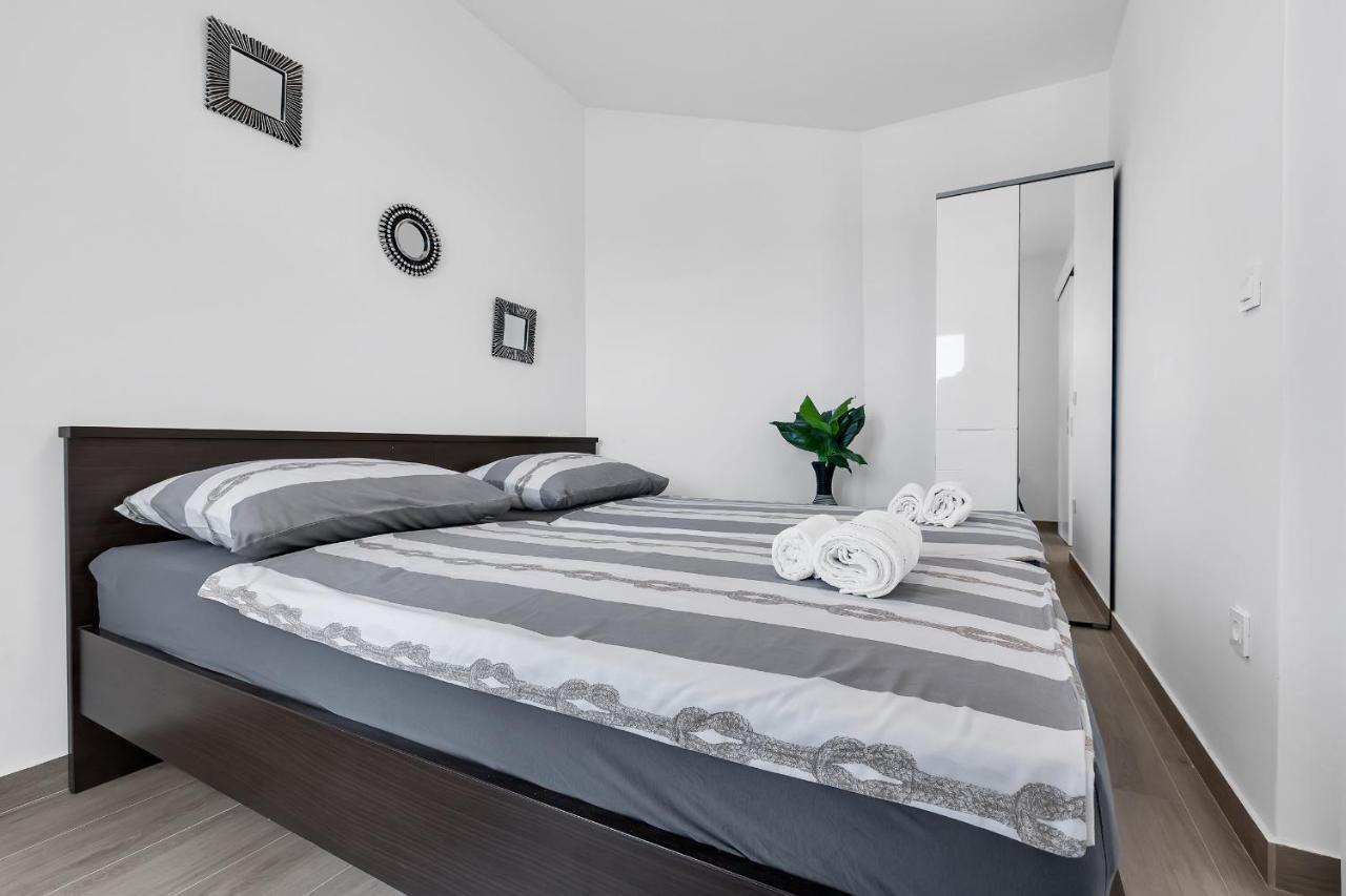Apartment Navis, Sea View Makarska Buitenkant foto