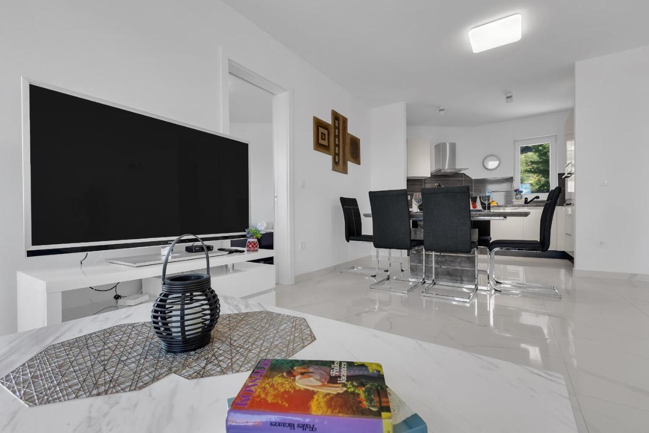 Apartment Navis, Sea View Makarska Buitenkant foto