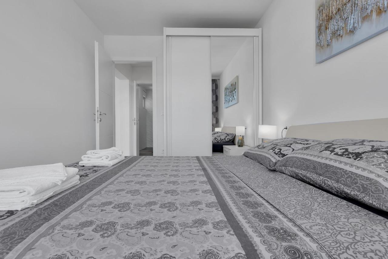 Apartment Navis, Sea View Makarska Buitenkant foto